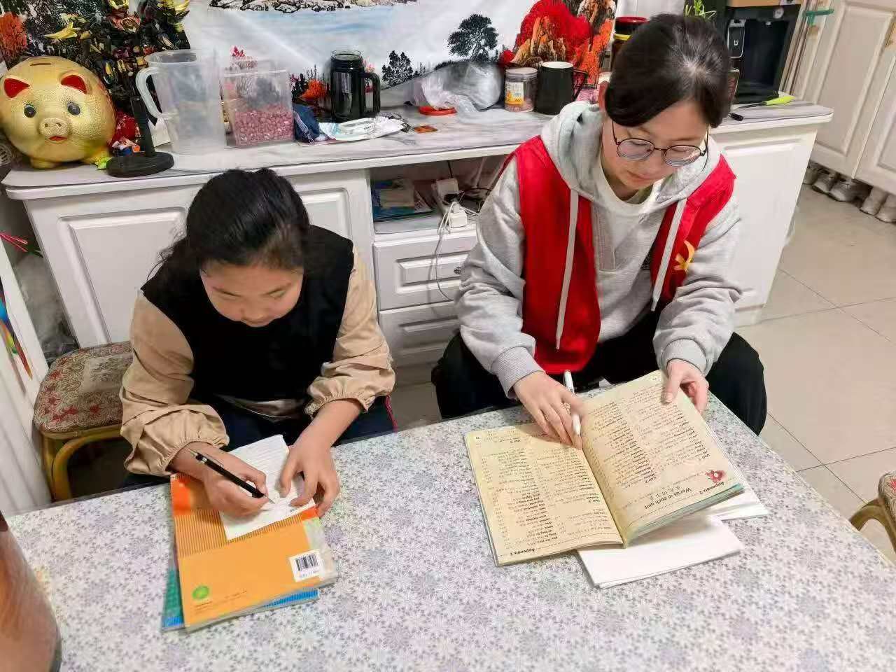 政法青协开展“兜有爱·历伴童行”志愿服务活动